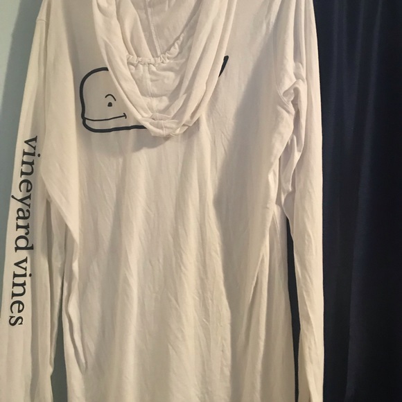Vineyard vines light pullover sweatshirt - Picture 2 of 3